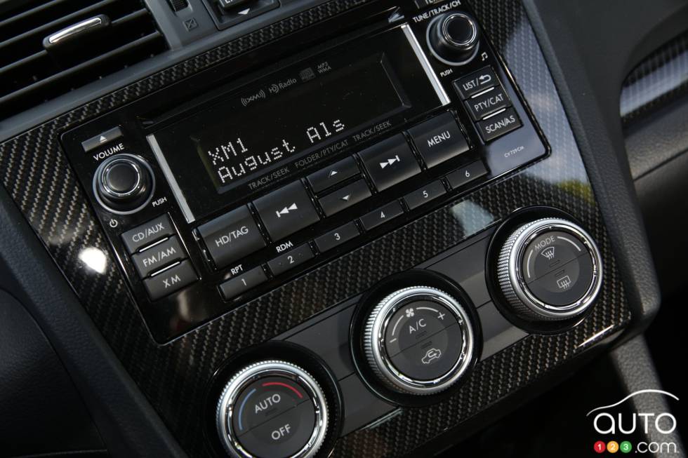 détails de la console centrale