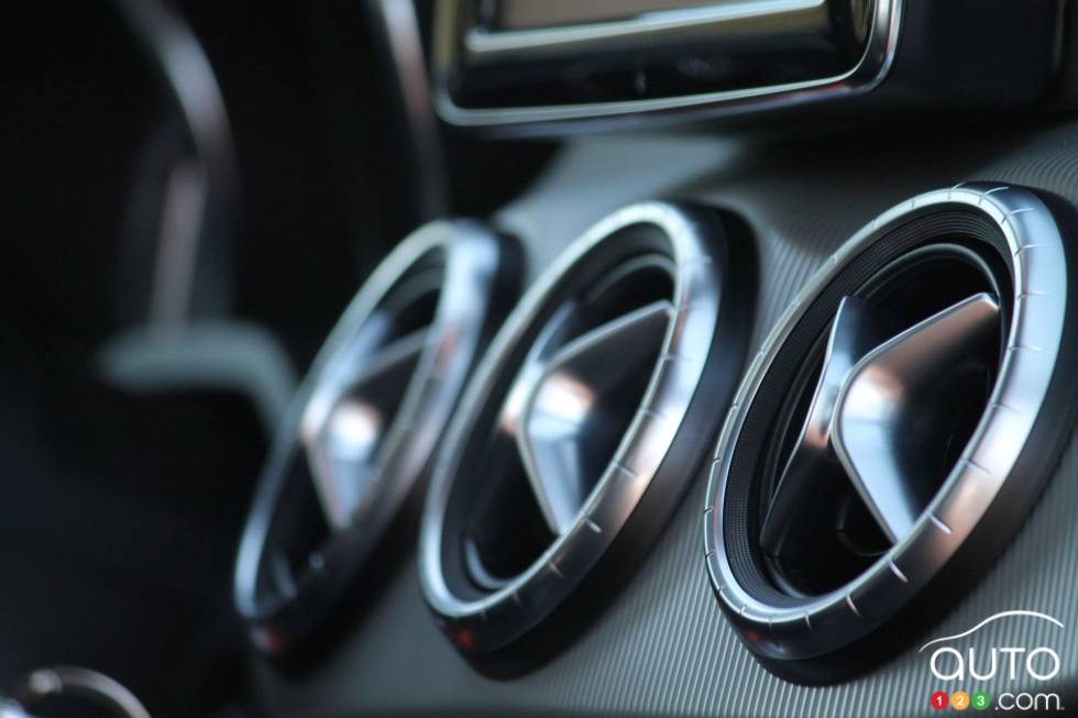 Bouches d'aération à l'avant