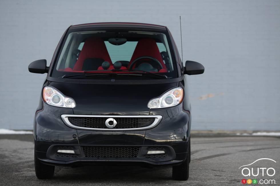 Front view: 2013 smart fortwo coupé passion