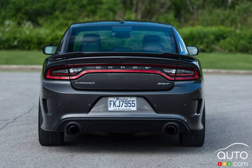 2015 Dodge Charger SRT Hellcat pictures | Photo 33 of 59 | Auto123