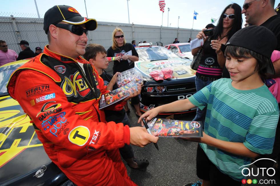 Martin Roy, Batteries Expert/Gamache Dodge signing autographs