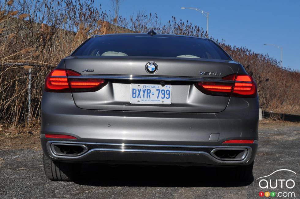 2016 BMW 750Li xDrive rear view