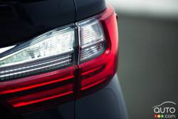2016 Lexus ES 300h tail light