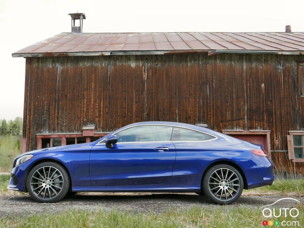 2017 Mercedes-Benz C300 4MATIC Coupe side view