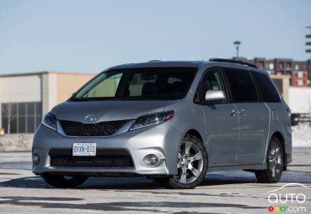 2015 Toyota Sienna pictures