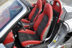 2016 Porsche Boxster Spyder front seats