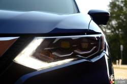 2017 Nissan Rogue headlight