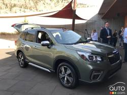3/4 front view of the 2019 Subaru Forester Premier