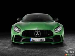 2017 Mercedes-AMG GT R front view