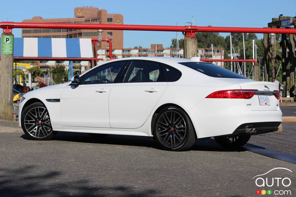 The 2017 Jaguar XF offers a surprising diesel engine and a great sport