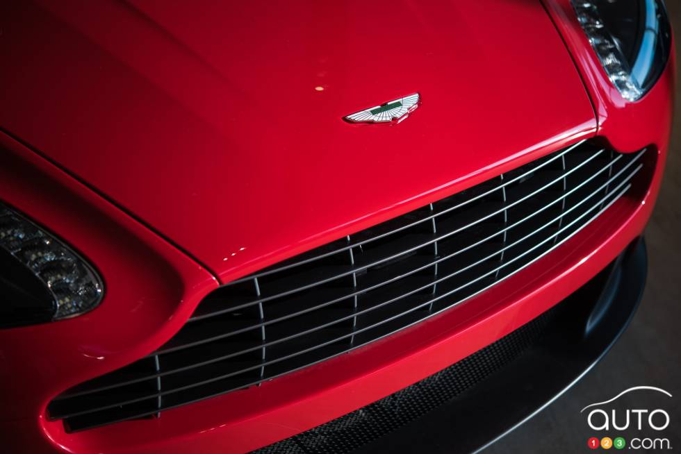 Aston Martin Vantage front grille