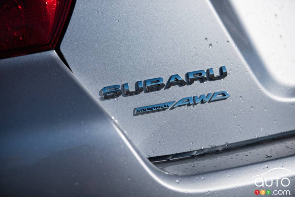 2016 Subaru Crosstrek manufacturer badge
