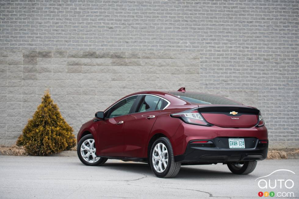 2016 Chevrolet Volt rear 3/4 view