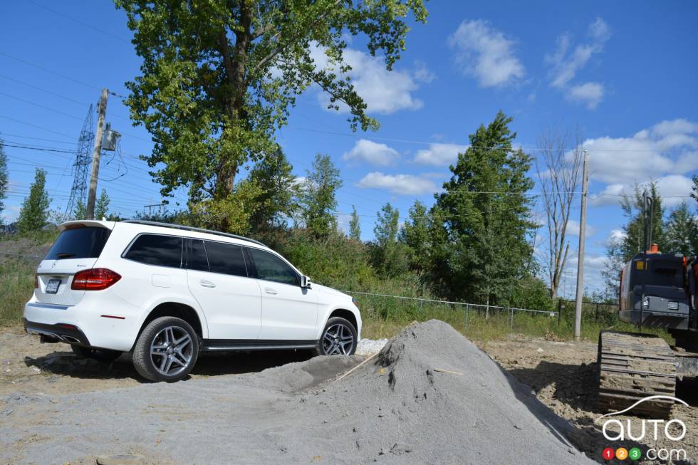 2017 Mercedes-Benz GLS side view