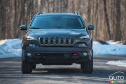 Vue de face du Jeep Cherokee Trailhawk 2016