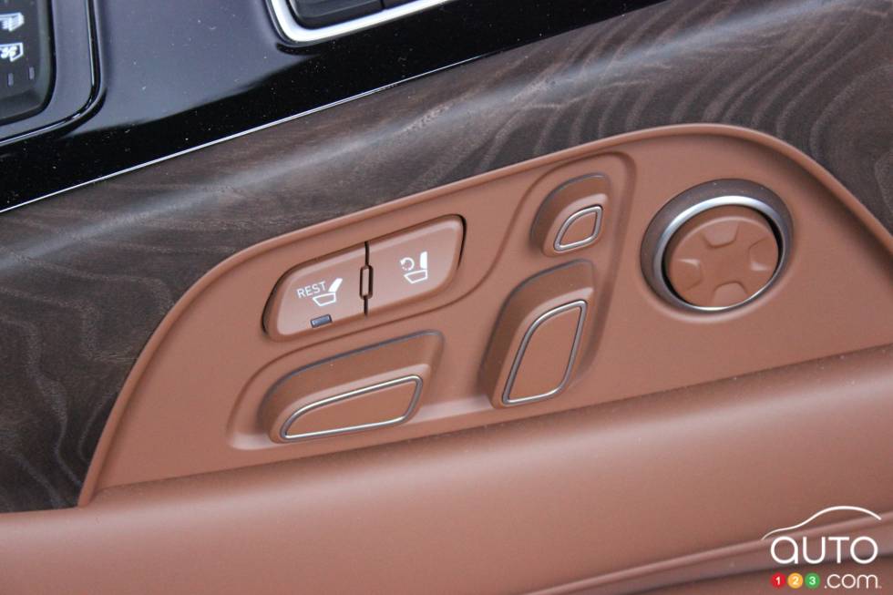 Nous conduisons la Genesis G90 2020