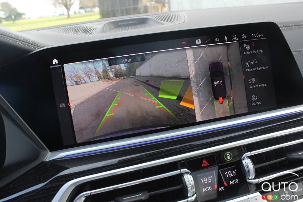 We drive the 2020 BMW X7 M50i