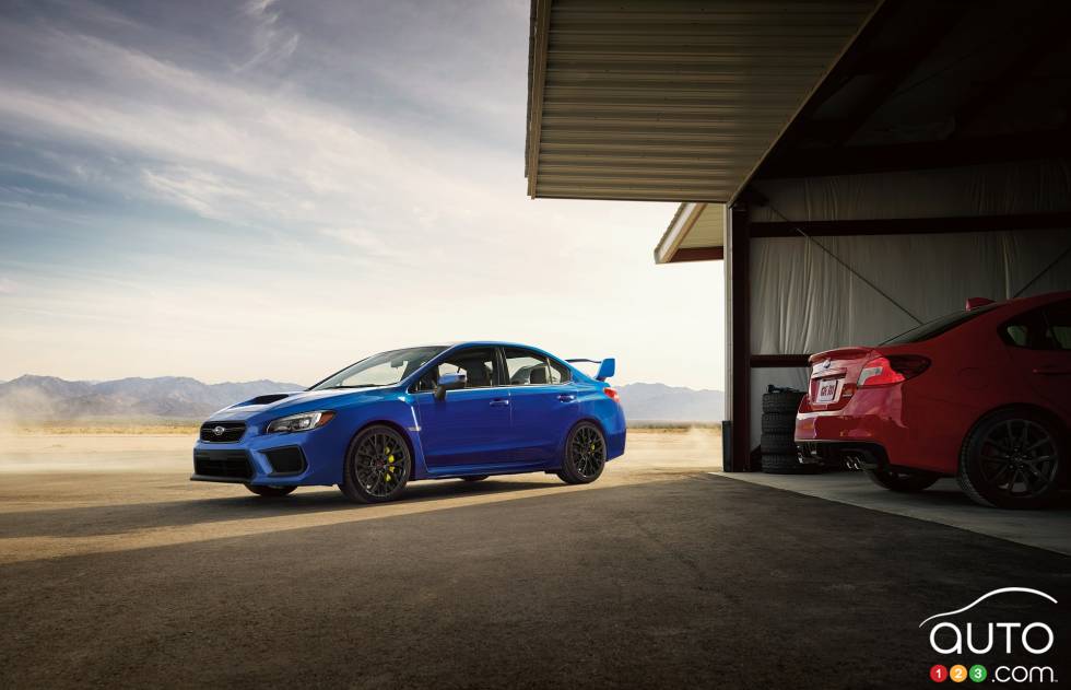 Vue de côté de la Subaru WRX STI 2018