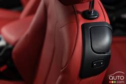2015 BMW 228i xDrive Cabriolet seat detail