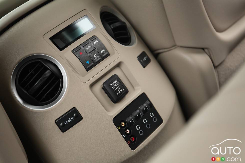 Commandes sur la console arrière