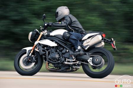 2011 Triumph Speed Triple pictures