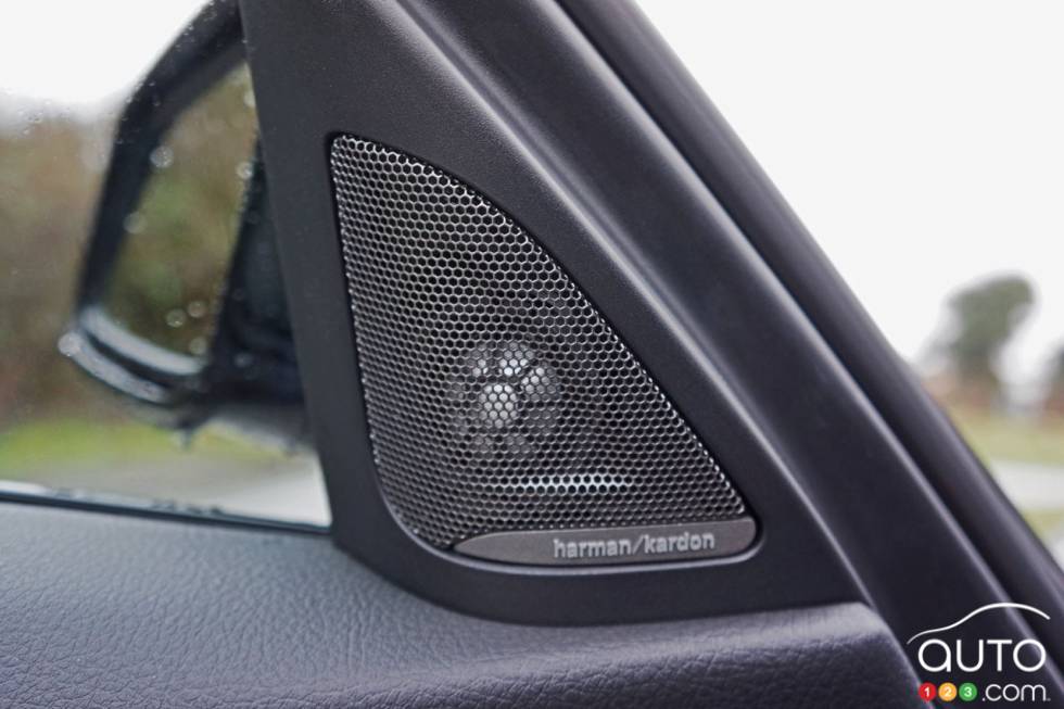 2016 BMW 328i Xdrive Touring audio system brand