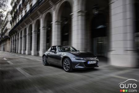 The new 2017 Mazda MX-5 RF pictures