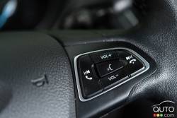 Commande pour audio au volant Ford Focus SE Ecoboost 2015