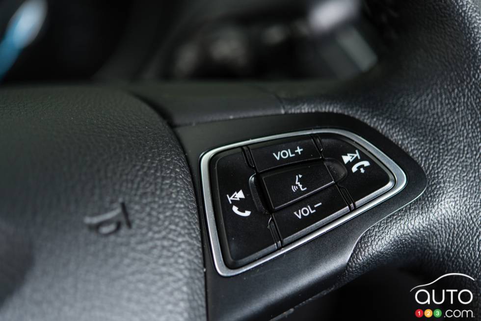 Commande pour audio au volant Ford Focus SE Ecoboost 2015