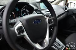 2016 Ford Fiesta SE steering wheel