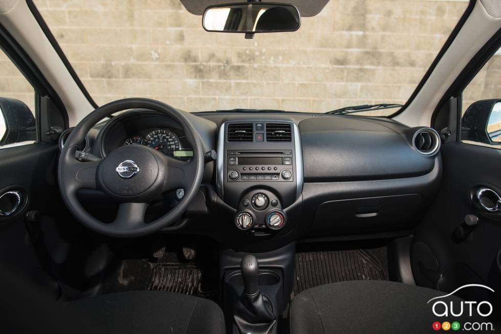 Front interior compartment