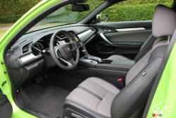 2017 Honda Civic Coupe cockpit