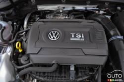 Détail du moteur de la Volkswagen Golf R 2016