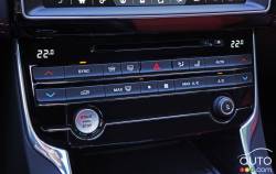 Contrôle du système de climatisation de la Jaguar XE 35t AWD R-Sport 2017