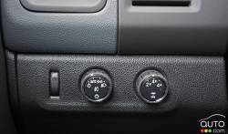 2016 Chevrolet Colorado Z71 Crew Cab short box AWD driving mode controls