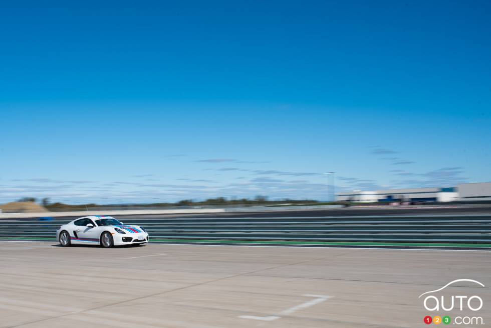 Porsche Cayman S sur le circuit ICAR
