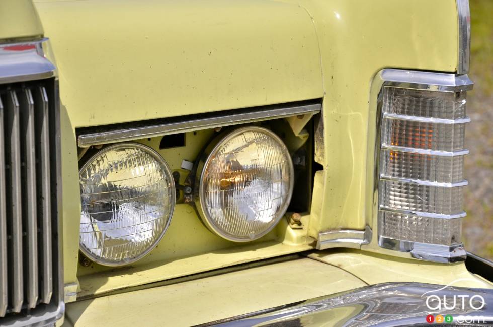 Nous avons conduit la Lincoln Town Car Continental 1975