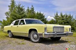 We drove the 1975 Lincoln Town Car Continental 
