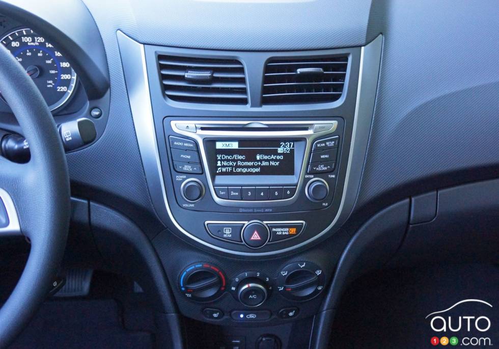 2016 Hyundai Accent dashboard