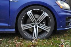 2016 Volkswagen Golf R wheel