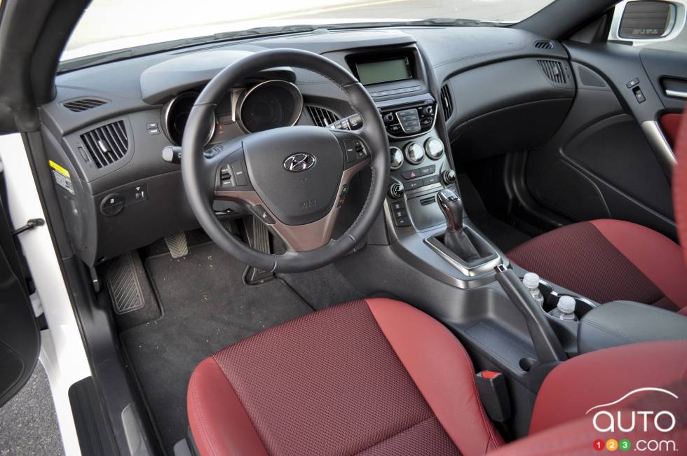 Intérieur de la Genesis Coupe
