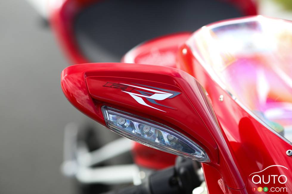 mirror with integrated turn signal