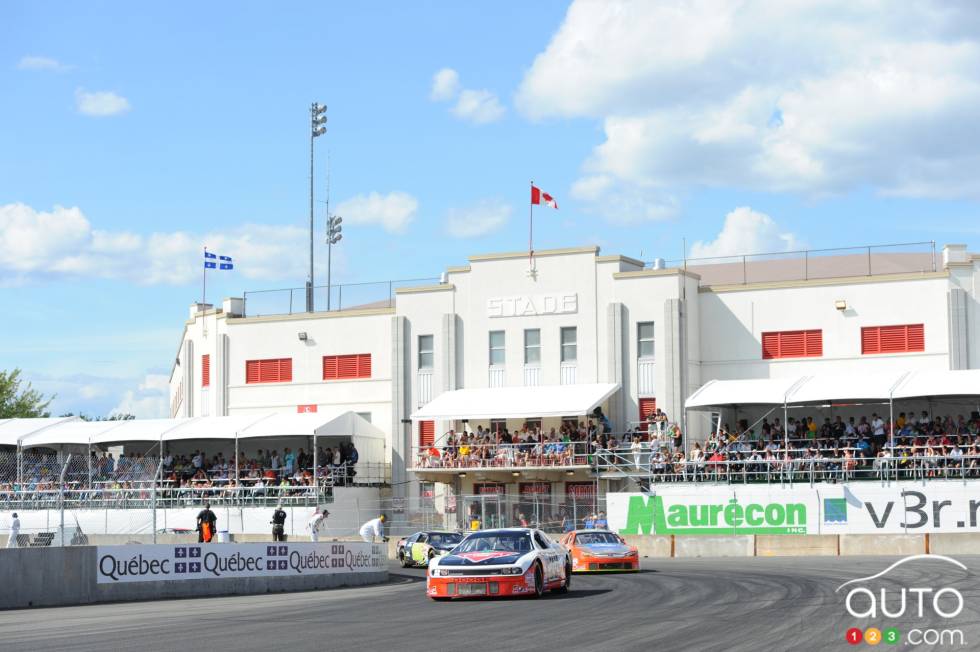 Scott Steckly, Canadian Tire Dodge au virage numéro 1 durant la course