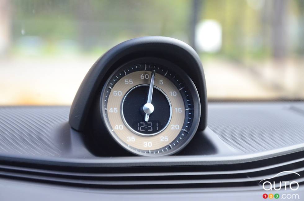 We drive the 2020 Porsche Taycan 4S