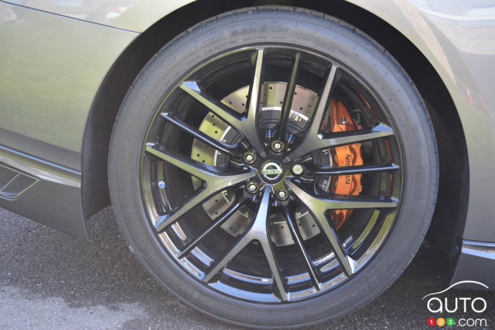 2017 Nissan GTR wheel