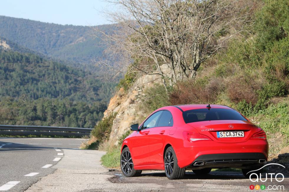 Left rear 3/4 view, away