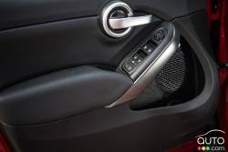 2016 Fiat 500x door panel