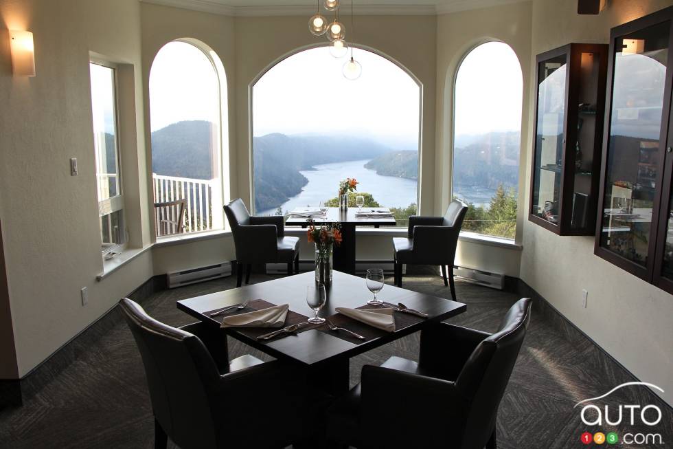 Salle à dîner de la Villa Eyrie Resort