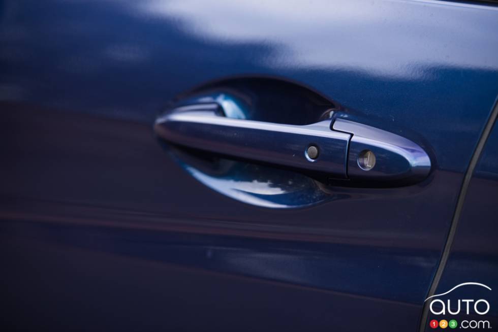 2016 Honda HR-V EX-L Navi keyless door handle