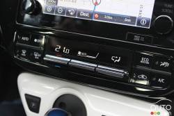 Contrôle du système de climatisation de la Toyota Prius 2016